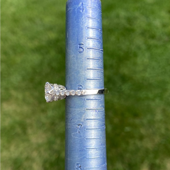 💕Sterling Silver CZ Ring Sz 6 - Picture 5 of 8